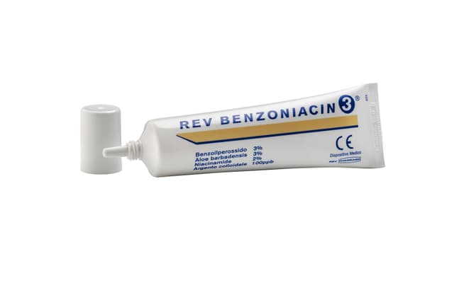 REV Benzoniacin 3 Crema – 30 ml